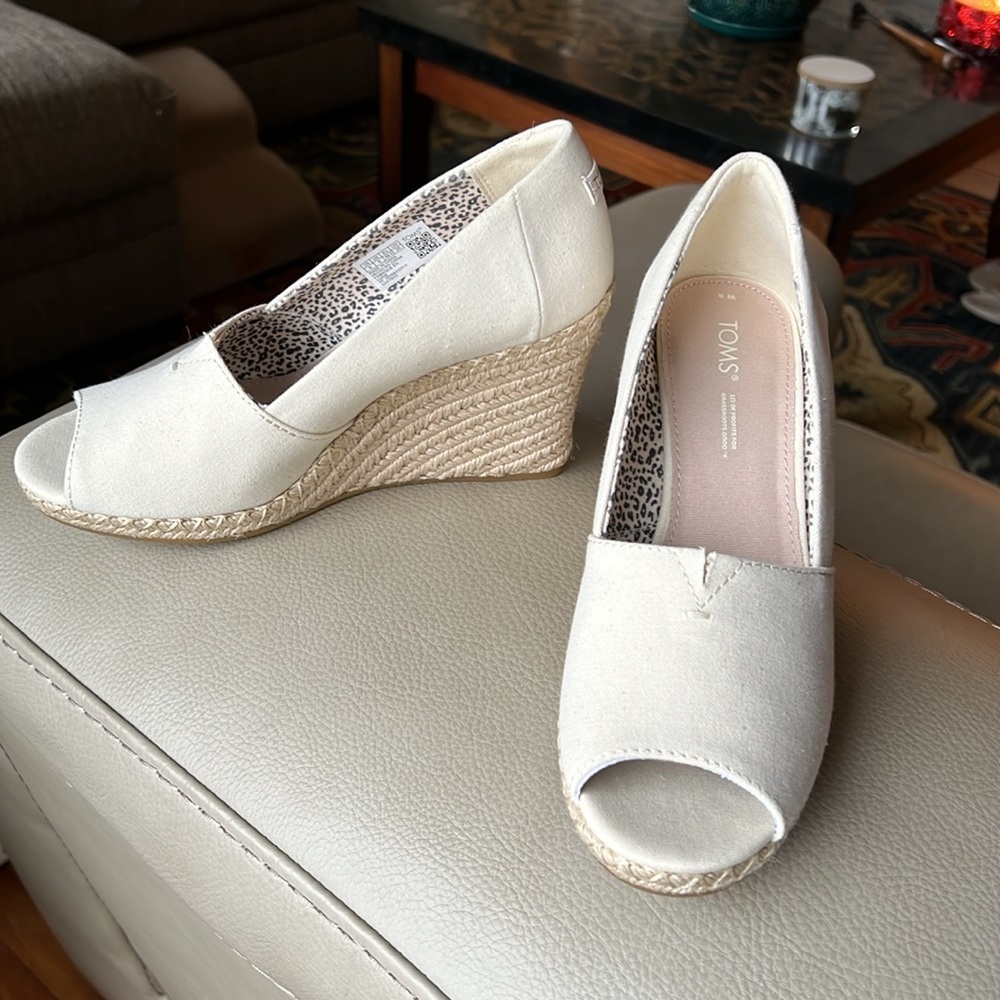 NEW TOMS Michelle Wedge Natural 8
